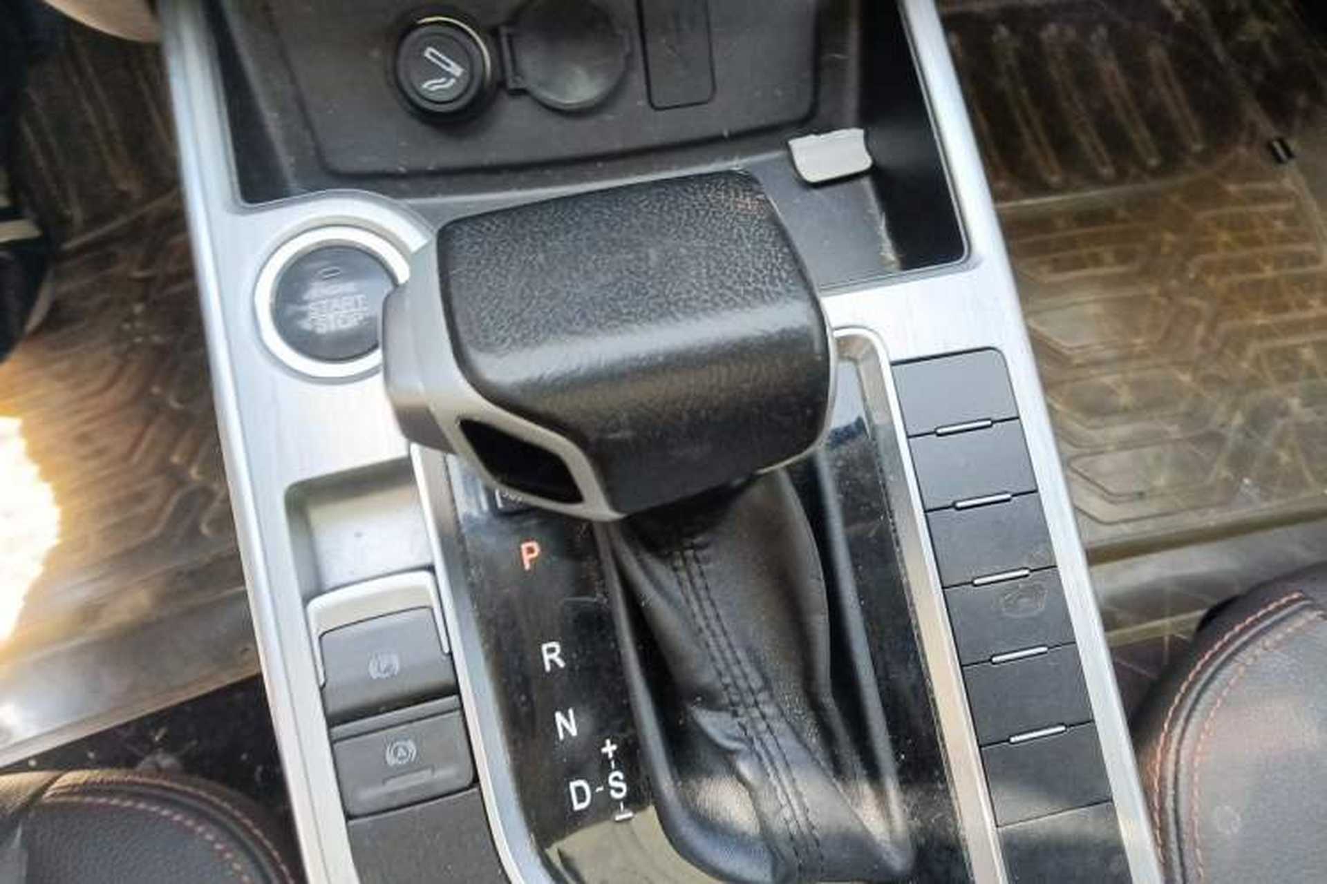 Used FORTHING Joyear X5 2017 Jingxiang Series 1.5T CVT Luxury Model Gear Lever