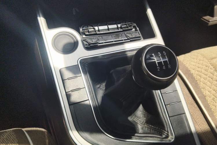 Used FORTHING Joyear X5 2017 1.6L Manual Luxury Model Gear Lever