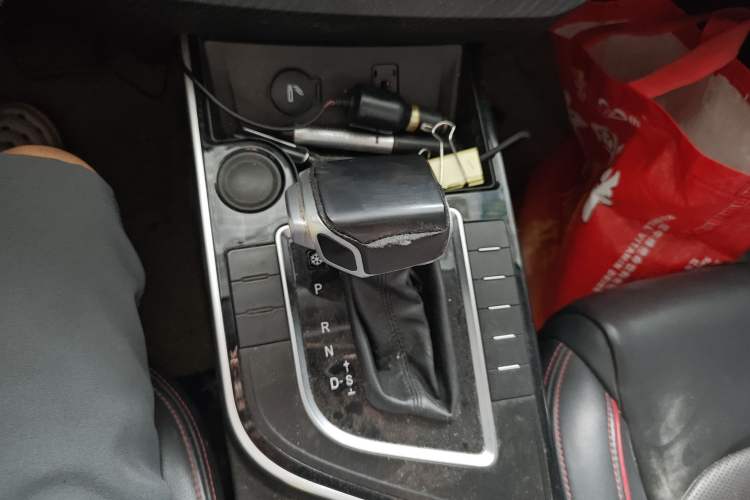Used FORTHING Joyear X5 2017 Enjoy Series 1.6L CVT Luxury Model Gear Lever