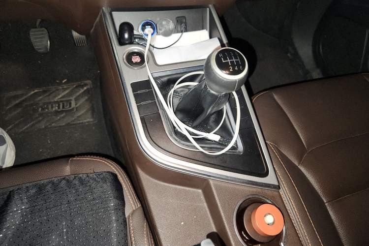 Used FORTHING Joyear X5 2017 Jingxiang Series 1.5T Manual Luxury Model Gear Lever