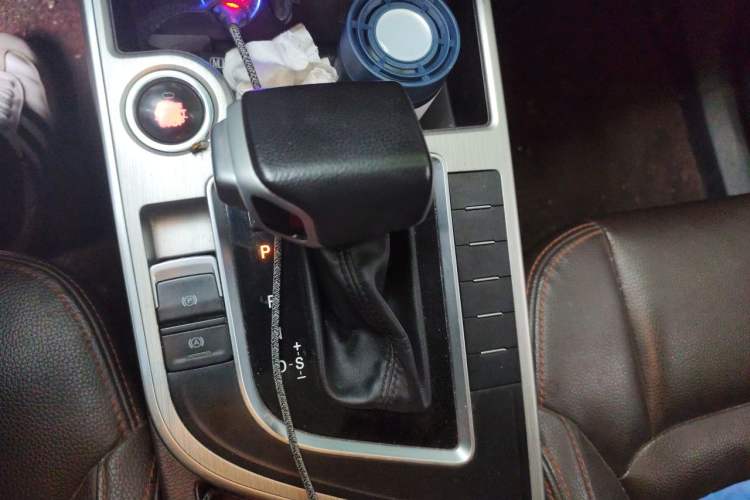 Used FORTHING Joyear X5 2017 Jingxiang Series 1.5T CVT Luxury Model Gear Lever