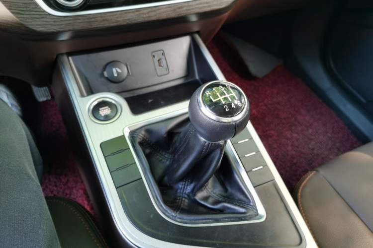 Used FORTHING Joyear X5 2017 Jingxiang Series 1.5T Manual Luxury Model Gear Lever