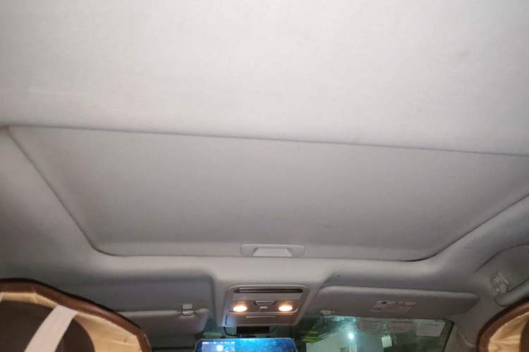 Used FORTHING Joyear X5 2017 1.6L CVT Luxury Model Headliner