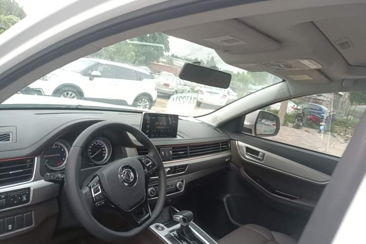Used FORTHING Joyear X5 2017 1.6L CVT Luxury Model Headliner