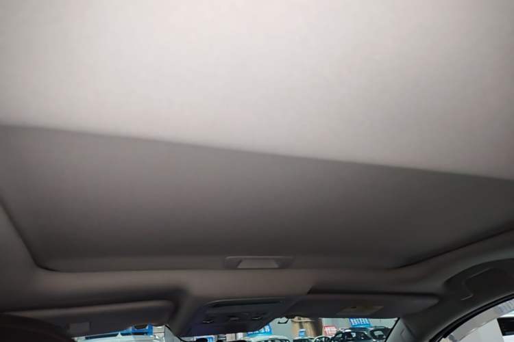 Used FORTHING Joyear X5 2017 1.6L CVT Luxury Model Headliner