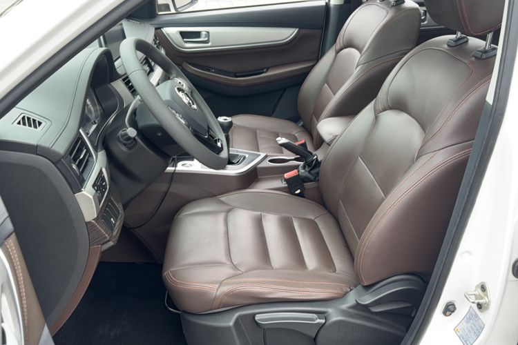 Used FORTHING Joyear X5 2017 Jingxiang Series 1.5T Manual Luxury Model Interior 1