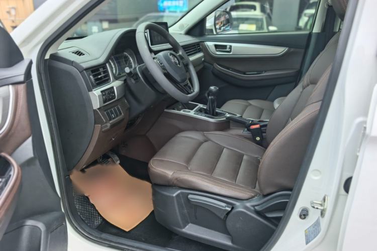Used FORTHING Joyear X5 2017 1.6L Manual Luxury Model Interior 2