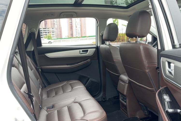 Used FORTHING Joyear X5 2017 Jingxiang Series 1.5T Manual Luxury Model Interior 3