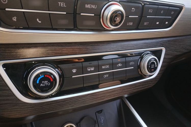 Used FORTHING Joyear X5 2017 Jingxiang Series 1.5T CVT Luxury Model Interior 3