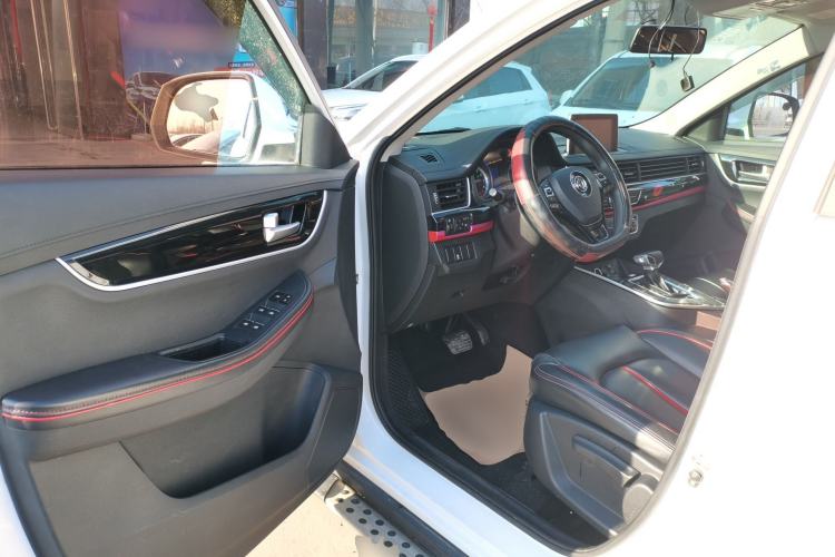 Used FORTHING Joyear X5 2017 Enjoy Series 1.6L CVT Luxury Model Interior 3