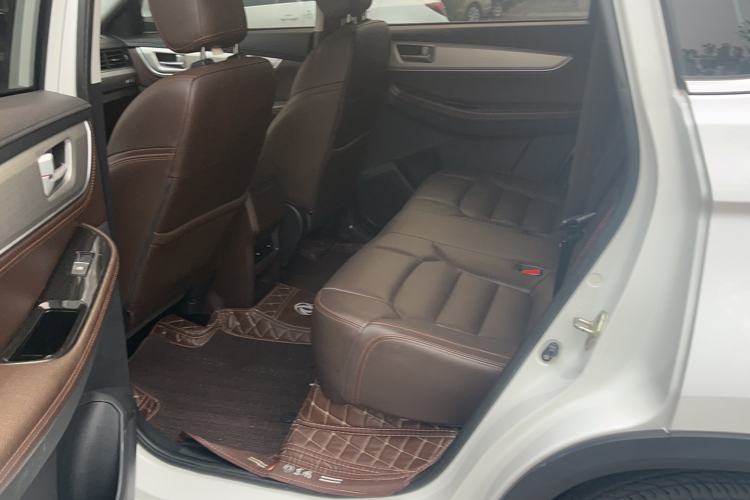 Used FORTHING Joyear X5 2017 1.6L CVT Luxury Model Interior 4