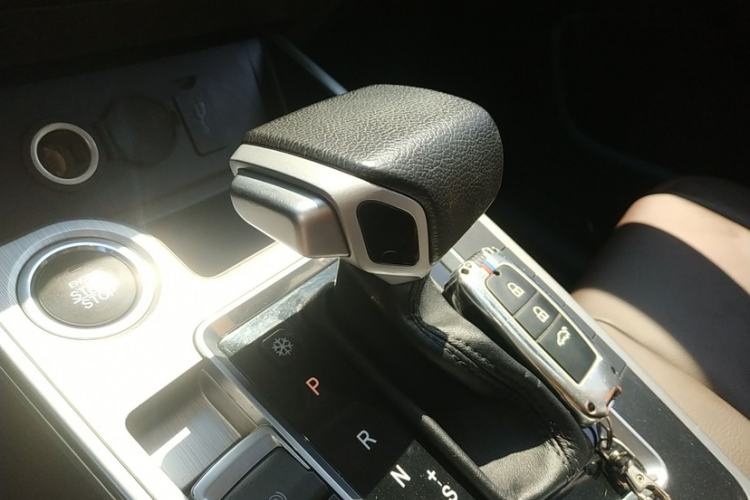 Used FORTHING Joyear X5 2017 Jingxiang Series 1.5T CVT Luxury Model Interior 4