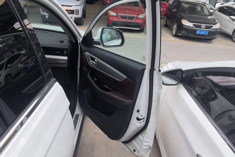 Used FORTHING Joyear X5 2017 Jingxiang Series 1.5T CVT Luxury Model Interior 5