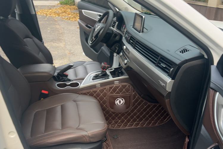 Used FORTHING Joyear X5 2017 1.6L CVT Luxury Model Interior 7
