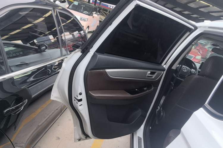 Used FORTHING Joyear X5 2017 Jingxiang Series 1.5T CVT Luxury Model Interior 8