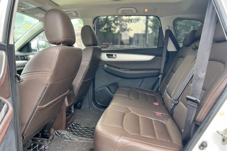 Used FORTHING Joyear X5 2017 Jingxiang Series 1.5T CVT Luxury Model Interior 9