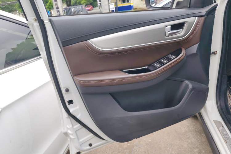 Used FORTHING Joyear X5 2017 Jingxiang Series 1.5T CVT Luxury Model Left Front Door Interior