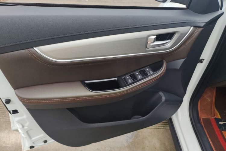 Used FORTHING Joyear X5 2017 Jingxiang Series 1.5T Manual Luxury Model Left Front Door Interior