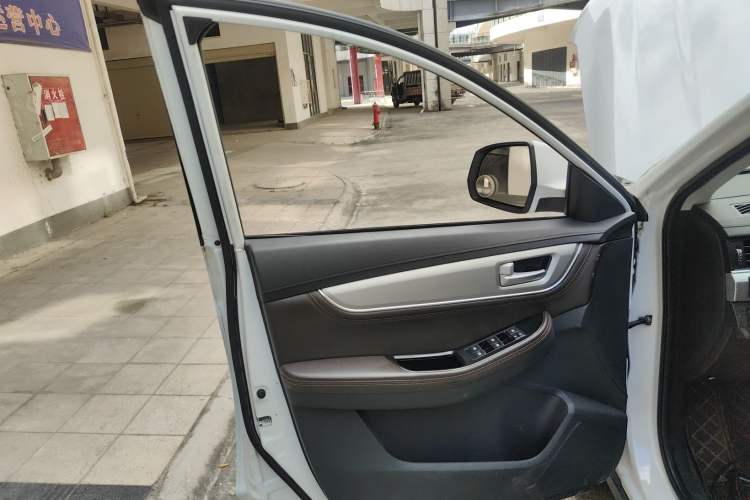Used FORTHING Joyear X5 2017 Jingxiang Series 1.5T CVT Luxury Model Left Front Door Interior