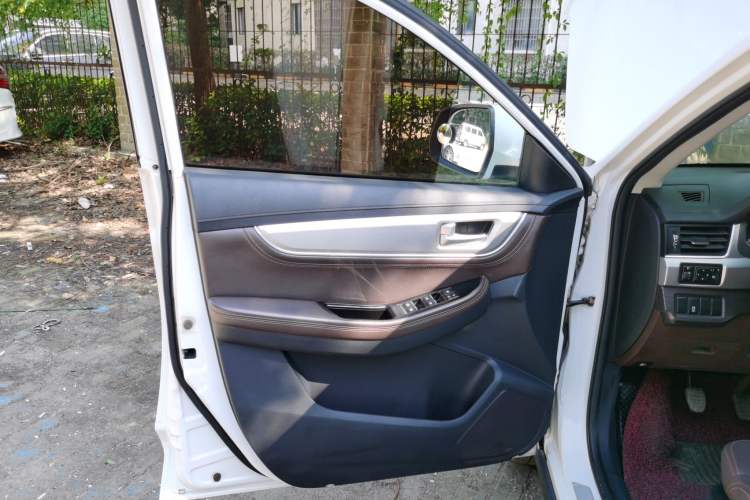 Used FORTHING Joyear X5 2017 Jingxiang Series 1.5T Manual Luxury Model Left Front Door Interior