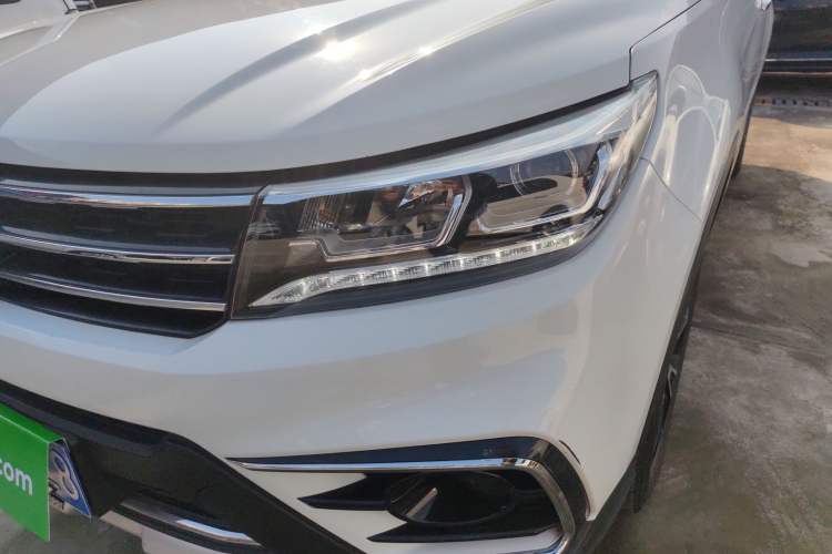Used FORTHING Joyear X5 2017 Jingxiang Series 1.5T CVT Luxury Model Left Front Headlight