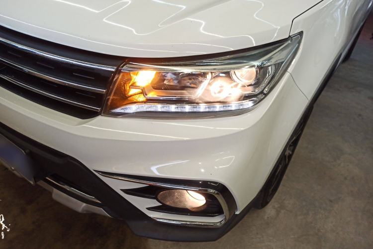 Used FORTHING Joyear X5 2017 Jingxiang Series 1.5T CVT Luxury Model Left Front Headlight