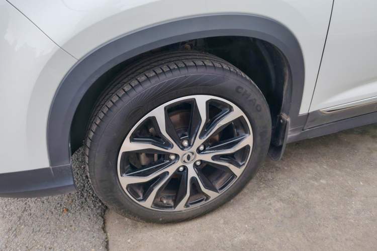 Used FORTHING Joyear X5 2017 Jingxiang Series 1.5T CVT Luxury Model Left Front Wheel Hub