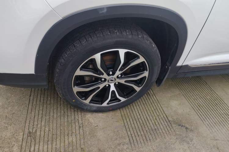 Used FORTHING Joyear X5 2017 Jingxiang Series 1.5T Manual Luxury Model Left Front Wheel Hub