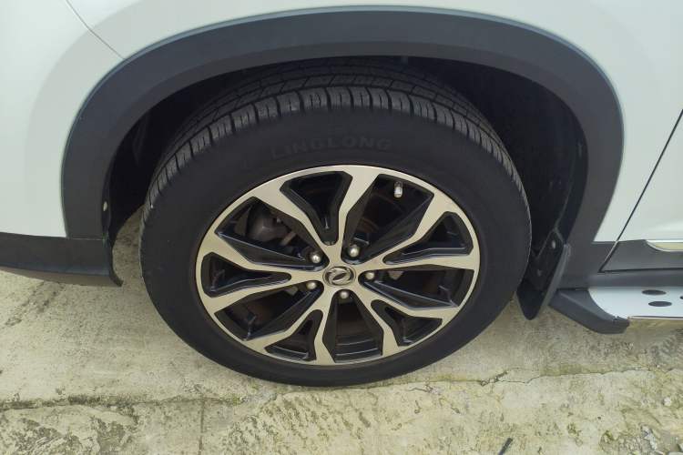 Used FORTHING Joyear X5 2017 Jingxiang Series 1.5T Manual Luxury Model Left Front Wheel Hub