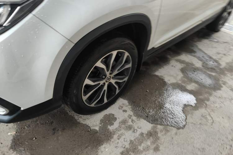 Used FORTHING Joyear X5 2017 Jingxiang Series 1.5T Manual Luxury Model Left Front Wheel Hub