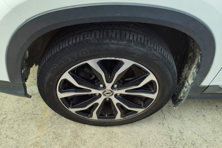 Used FORTHING Joyear X5 2017 Jingxiang Series 1.5T CVT Luxury Model Left Front Wheel Hub