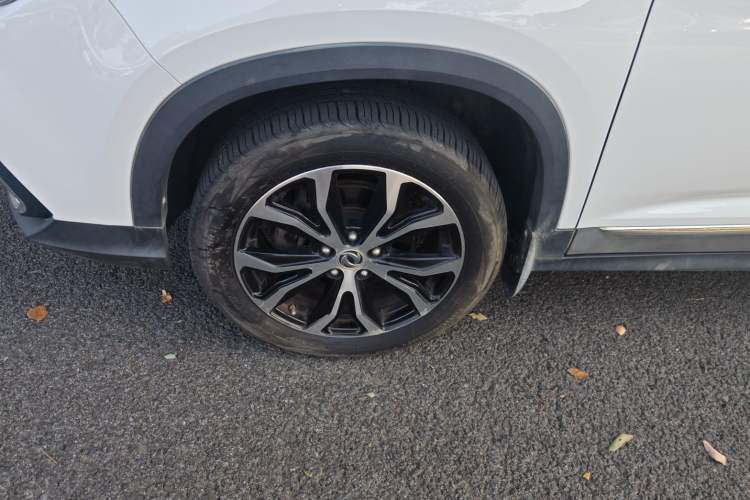 Used FORTHING Joyear X5 2017 Jingxiang Series 1.5T CVT Luxury Model Left Front Wheel Hub
