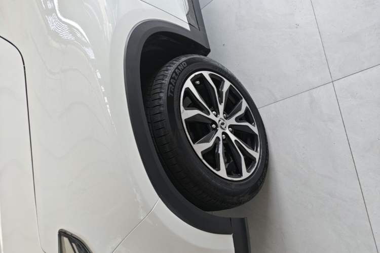 Used FORTHING Joyear X5 2017 Jingxiang Series 1.5T Manual Luxury Model Left Front Wheel Hub