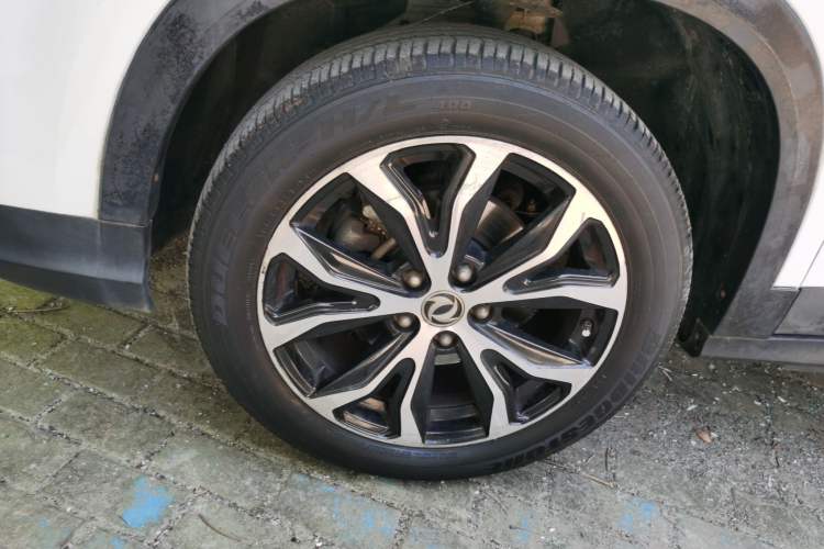 Used FORTHING Joyear X5 2017 Jingxiang Series 1.5T Manual Luxury Model Left Front Wheel Hub
