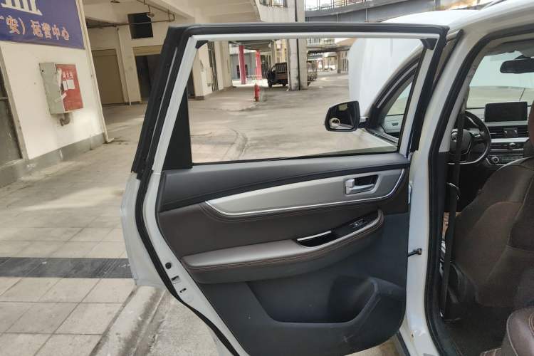 Used FORTHING Joyear X5 2017 Jingxiang Series 1.5T CVT Luxury Model Left Rear Door Interior