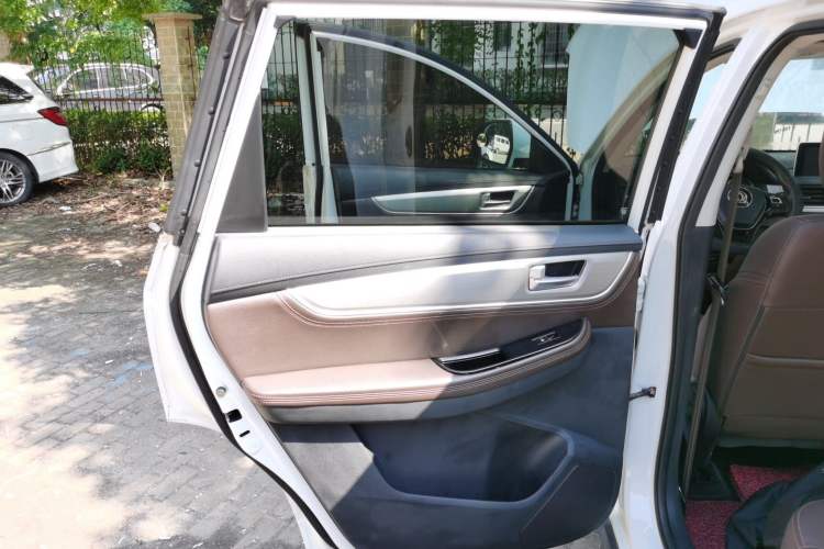 Used FORTHING Joyear X5 2017 Jingxiang Series 1.5T Manual Luxury Model Left Rear Door Interior