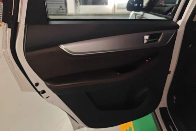 Used FORTHING Joyear X5 2017 Jingxiang Series 1.5T CVT Luxury Model Left Rear Door Interior
