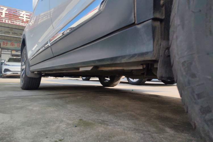 Used FORTHING Joyear X5 2017 Jingxiang Series 1.5T CVT Luxury Model Left Side Sill