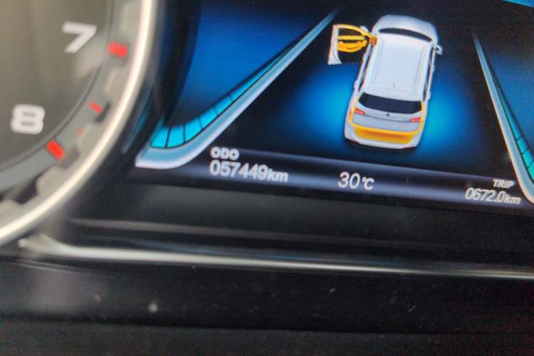 Used FORTHING Joyear X5 2017 Jingxiang Series 1.5T Manual Luxury Model Odometer Close Up