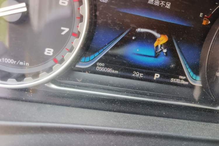 Used FORTHING Joyear X5 2017 Jingxiang Series 1.5T CVT Luxury Model Odometer Close Up