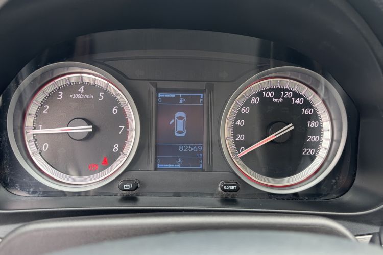 Used FORTHING Joyear X5 2017 Jingxiang Series 1.5T Manual Luxury Model Odometer Close Up