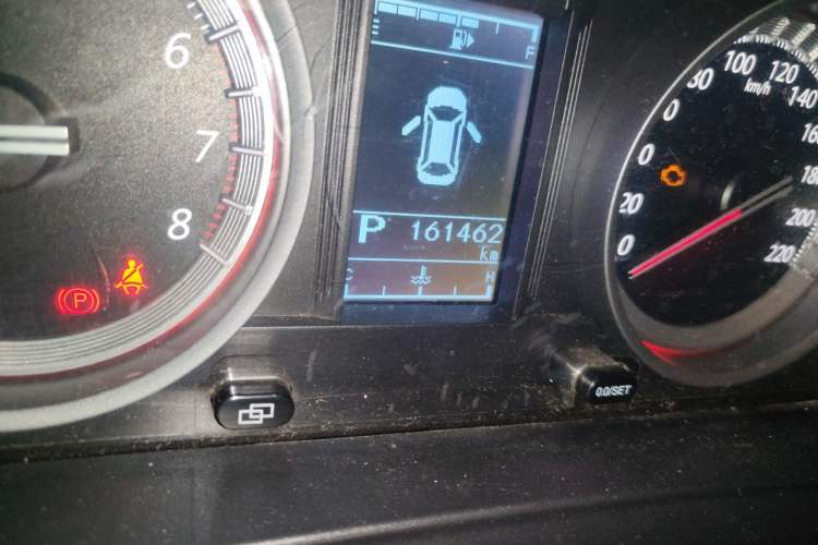 Used FORTHING Joyear X5 2017 1.6L CVT Luxury Model Odometer Close Up
