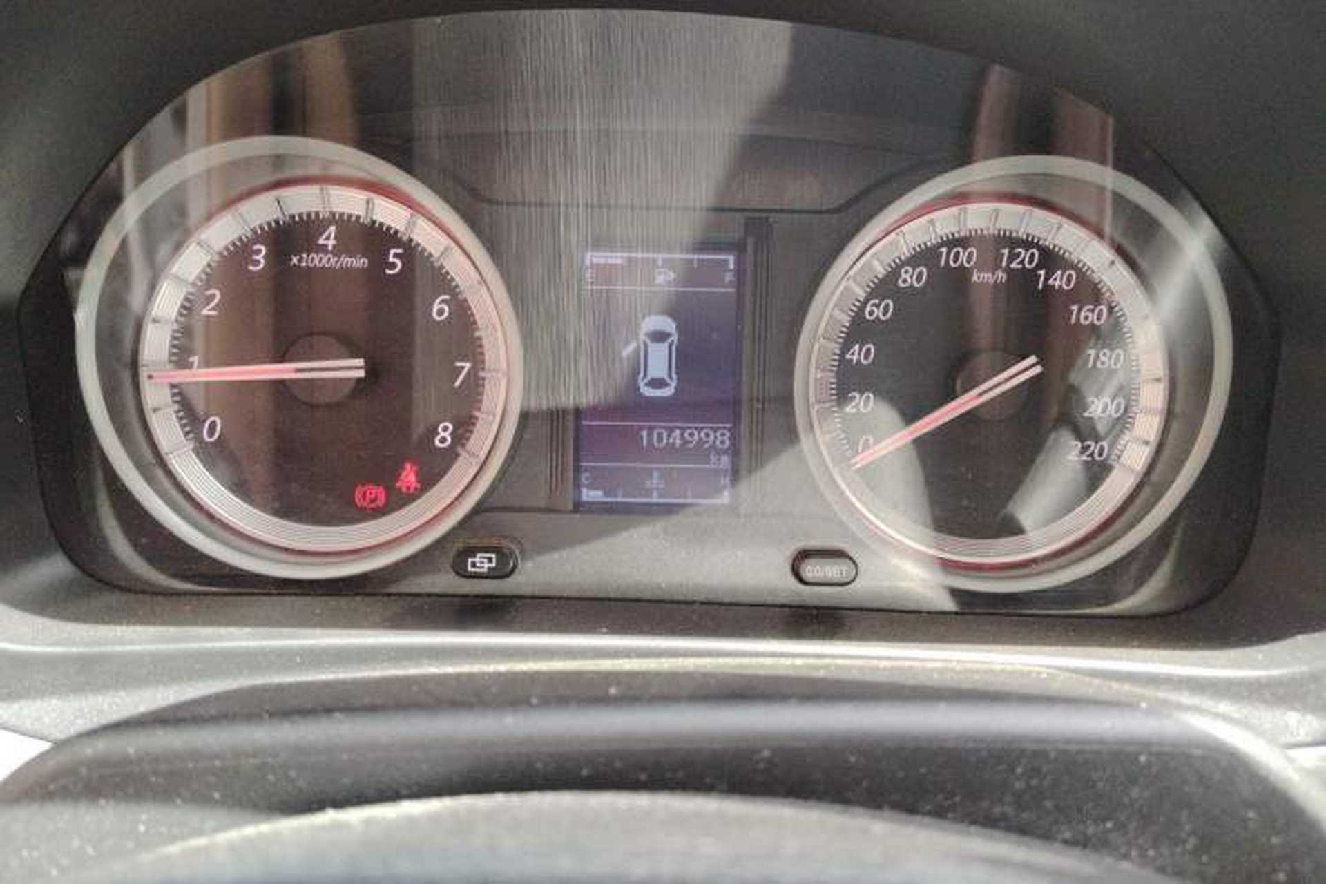 Used FORTHING Joyear X5 2017 1.6L Manual Luxury Model Odometer Close Up