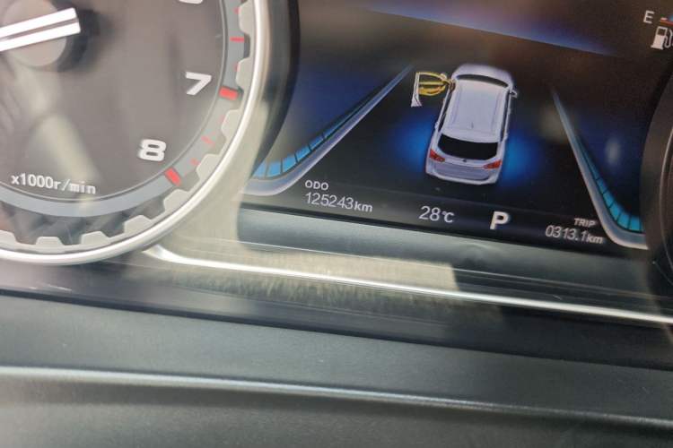 Used FORTHING Joyear X5 2017 Jingxiang Series 1.5T CVT Luxury Model Odometer Close Up
