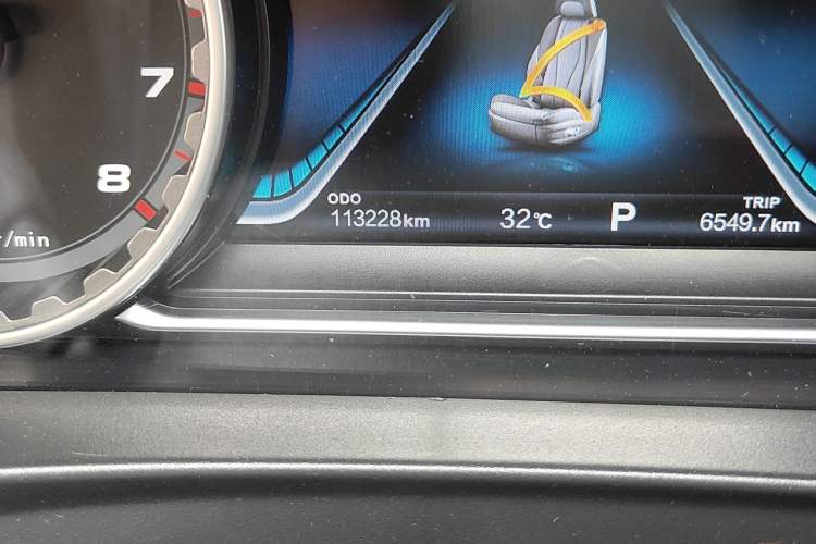 Used FORTHING Joyear X5 2017 Jingxiang Series 1.5T CVT Luxury Model Odometer Close Up