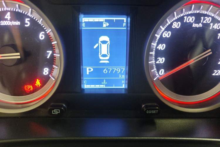 Used FORTHING Joyear X5 2017 Jingxiang Series 1.5T CVT Luxury Model Odometer Close Up