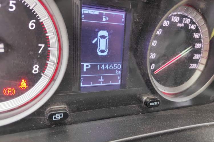 Used FORTHING Joyear X5 2017 1.6L CVT Luxury Model Odometer Close Up