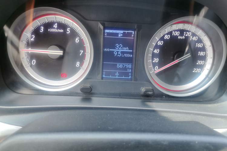 Used FORTHING Joyear X5 2017 2.0L Manual Luxury Version Odometer Close Up