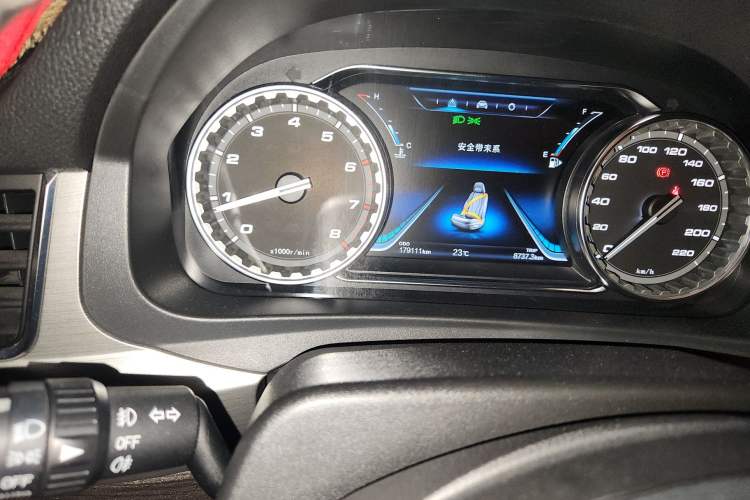 Used FORTHING Joyear X5 2017 Jingxiang Series 1.5T Manual Luxury Model Odometer Close Up