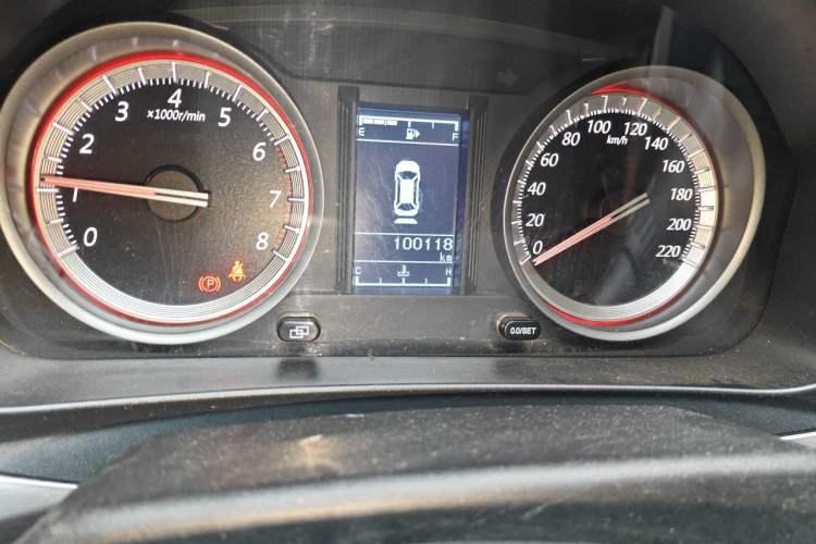 Used FORTHING Joyear X5 2017 1.6L Manual Luxury Model Odometer Close Up